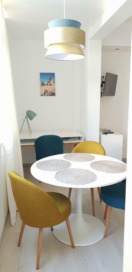 Comfortable And Cozy One Bedroom Flat In Віавіа Zewnętrze zdjęcie